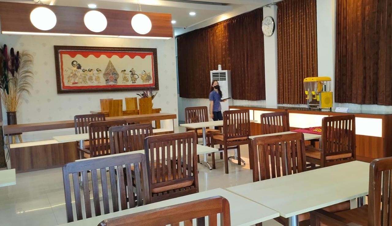 Golden Ganesha Hotel Yogyakarta By Ecommerceloka Gondowulung Exteriör bild