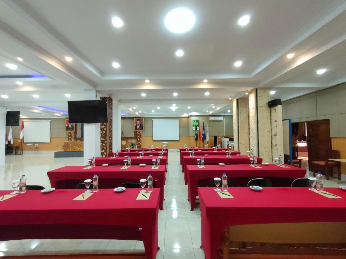 Golden Ganesha Hotel Yogyakarta By Ecommerceloka Gondowulung Exteriör bild